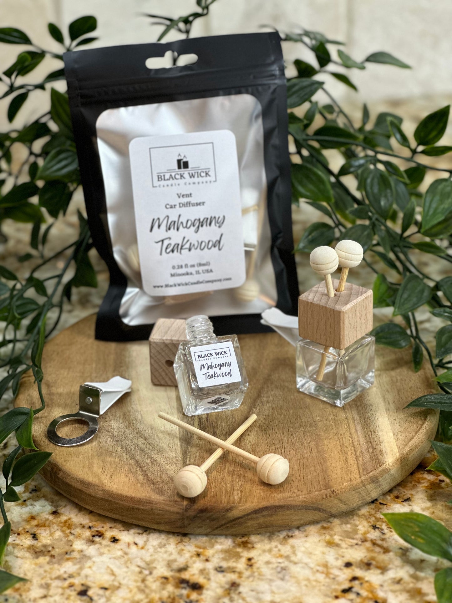 Mahogany Teakwood | 0.24oz Car Diffuser